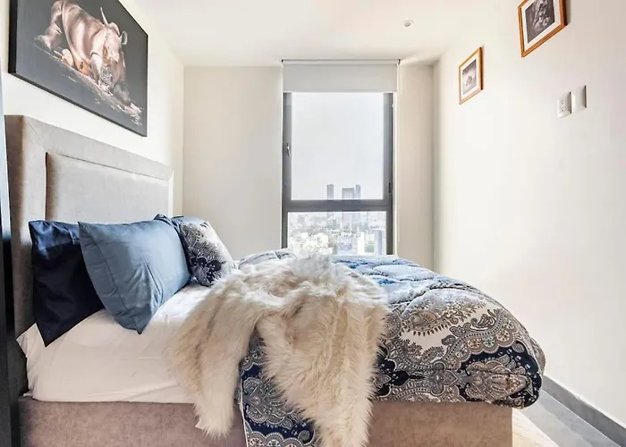 Luxury With Incredible Amenities Apartment *
