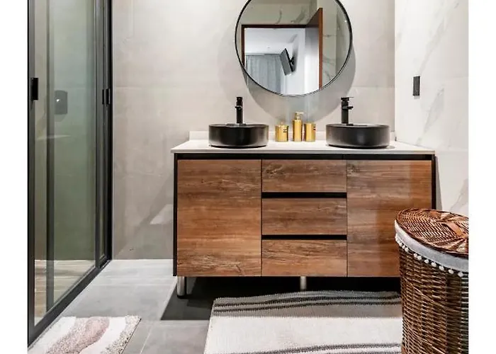Luxury With Incredible Amenities *